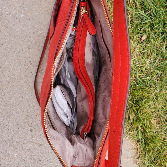 Michael Kors purse - Picture 9 of 10